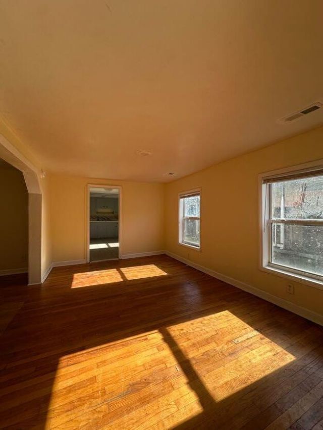 1850 Meeting Street  Photo 7