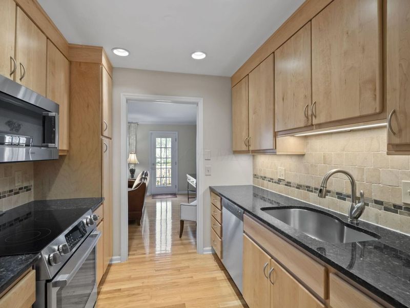 1224 Kenbrook Hills Drive, Unit 25, Columbus, OH 43220 Photo 22