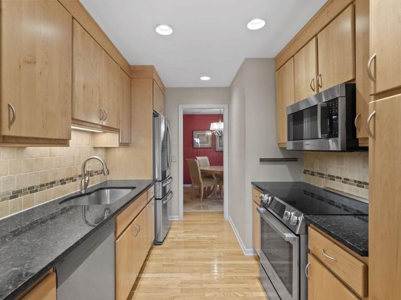 1224 Kenbrook Hills Drive, Unit 25, Columbus, OH 43220 Photo 24