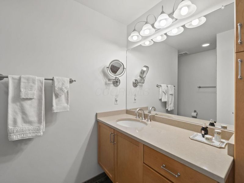 1224 Kenbrook Hills Drive, Unit 25, Columbus, OH 43220 Photo 31