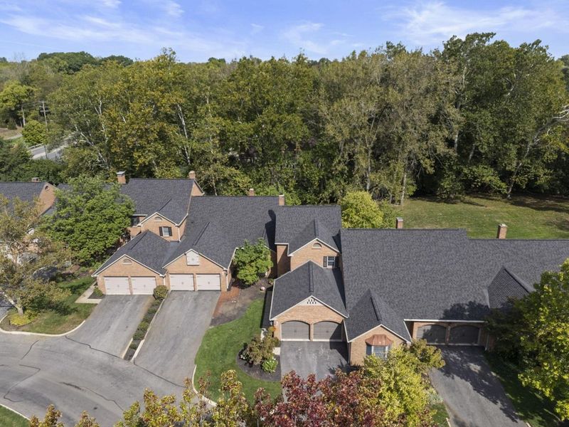 1224 Kenbrook Hills Drive, Unit 25, Columbus, OH 43220 Photo 4