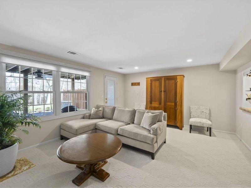 1224 Kenbrook Hills Drive, Unit 25, Columbus, OH 43220 Photo 40