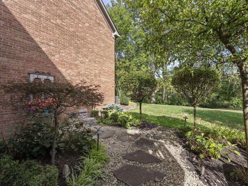1224 Kenbrook Hills Drive, Unit 25, Columbus, OH 43220 Photo 50