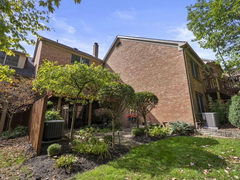 1224 Kenbrook Hills Drive, Unit 25, Columbus, OH 43220 Photo 51