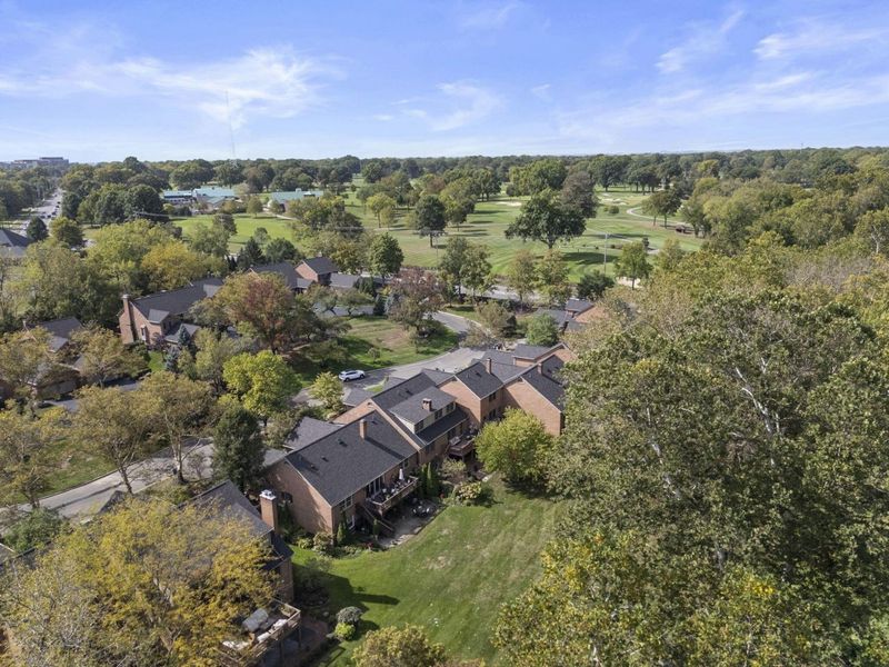 1224 Kenbrook Hills Drive, Unit 25, Columbus, OH 43220 Photo 6