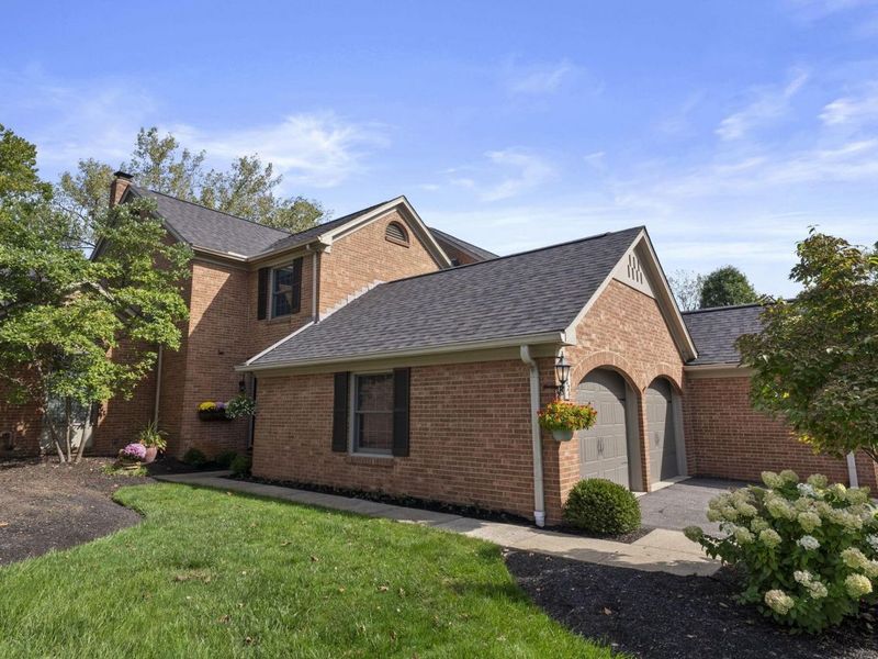 1224 Kenbrook Hills Drive, Unit 25, Columbus, OH 43220 Photo 9