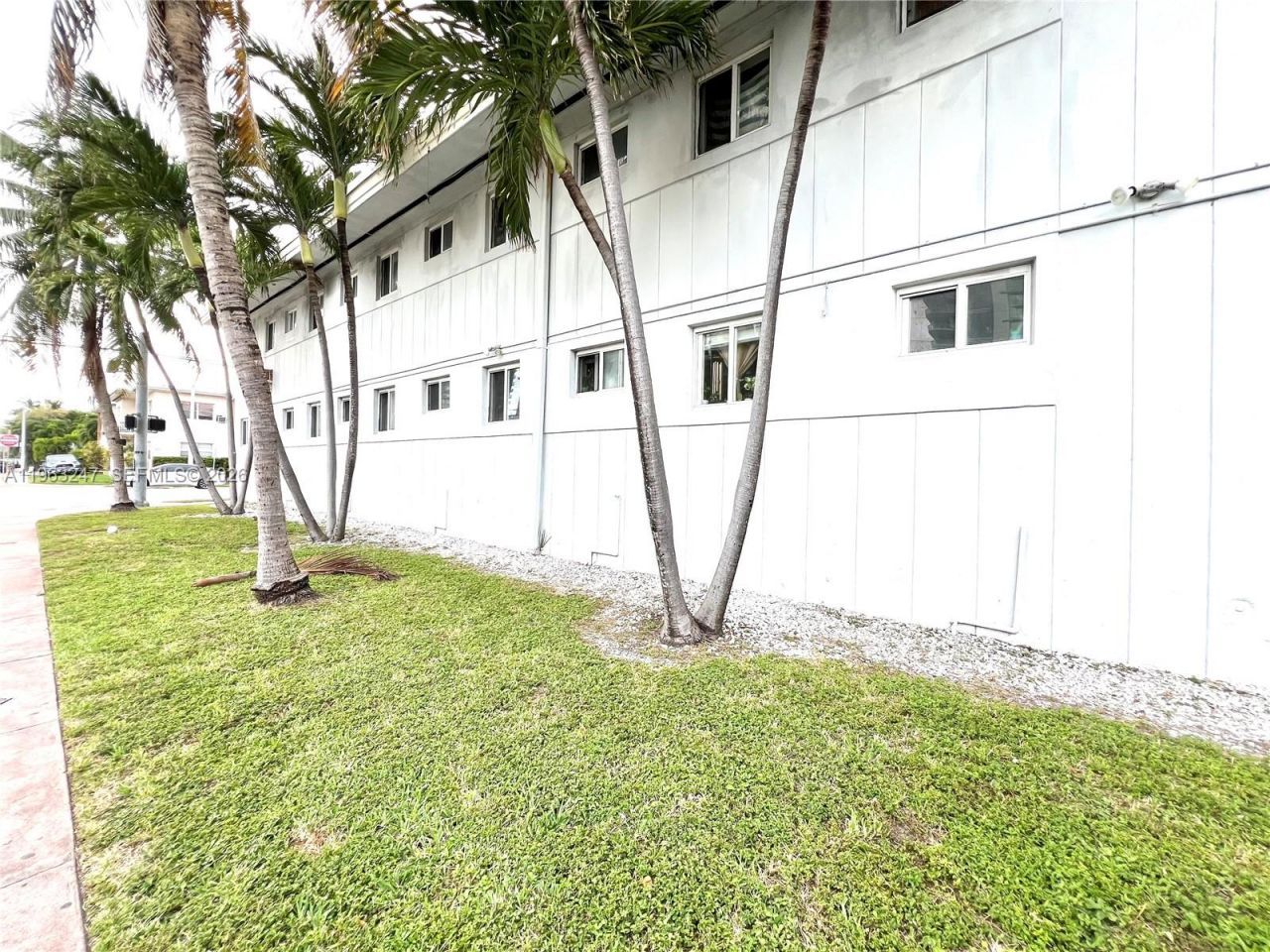 315 69th St, Unit 110, Miami Beach, FL 33141 Photo