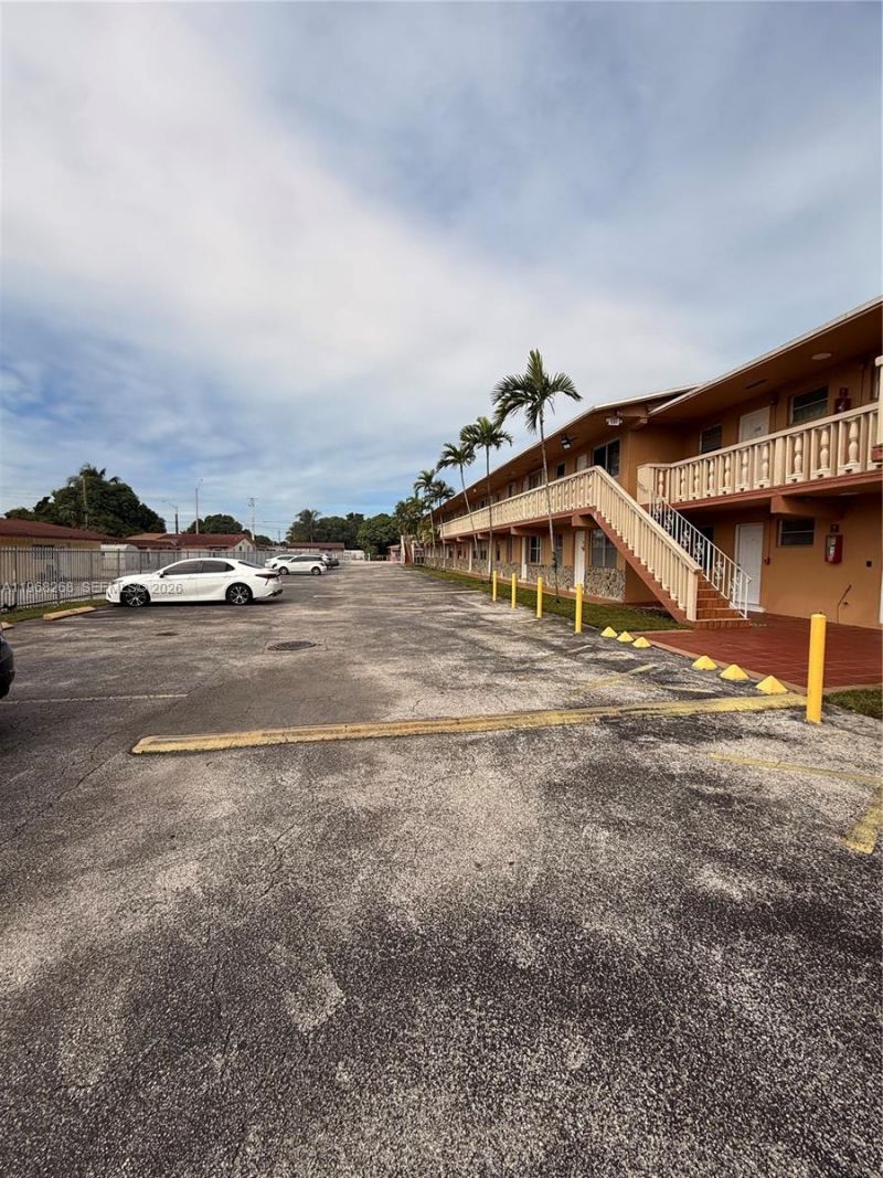 1154 W 35th St , Unit 124, Hialeah, FL 33012 Photo