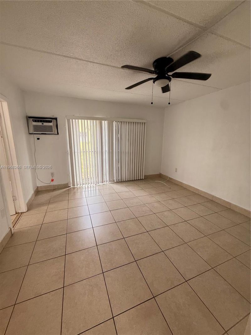 1154 W 35th St , Unit 124, Hialeah, FL 33012 Photo