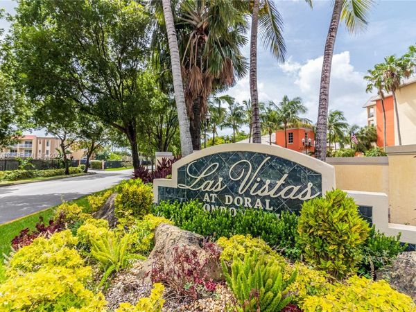 8290 Lake Dr, Unit 448, Doral, FL 33166