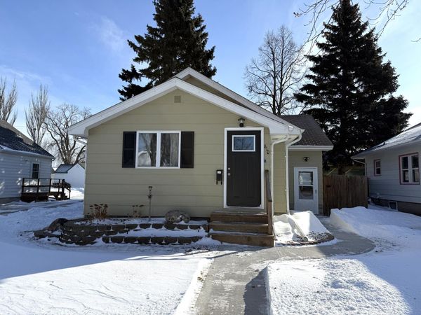 610 N Arch Street, Aberdeen, SD 57401
