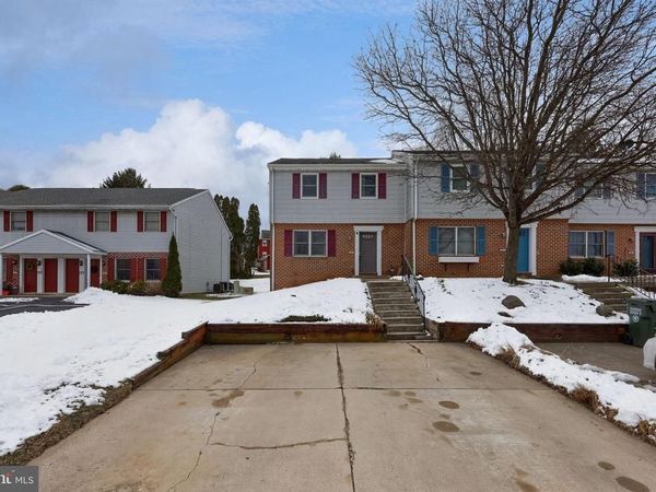 53 ORIOLE DRIVE, EPHRATA, PA 17522