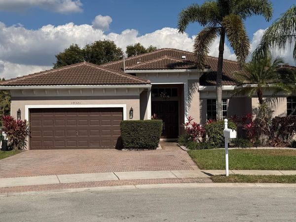 19321 SW 69th St, Fort Lauderdale, FL 33332