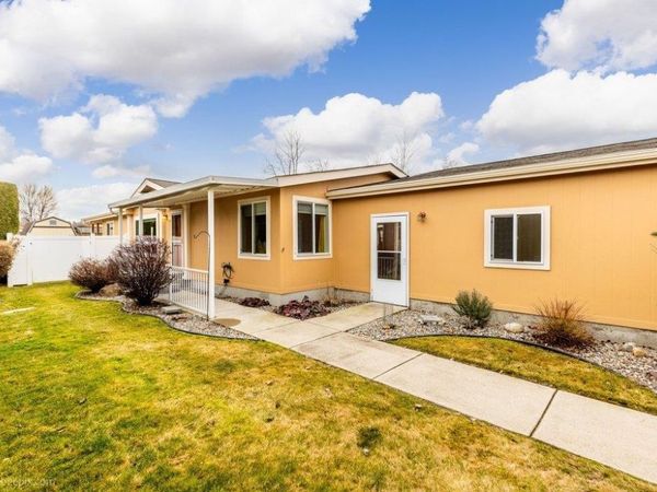 19414 E Augusta Ln, Spokane Valley, WA 99016