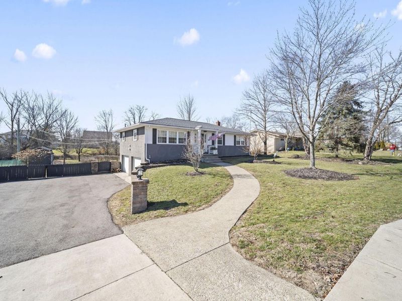 2431 White Road, Grove City, OH 43123 Photo 3