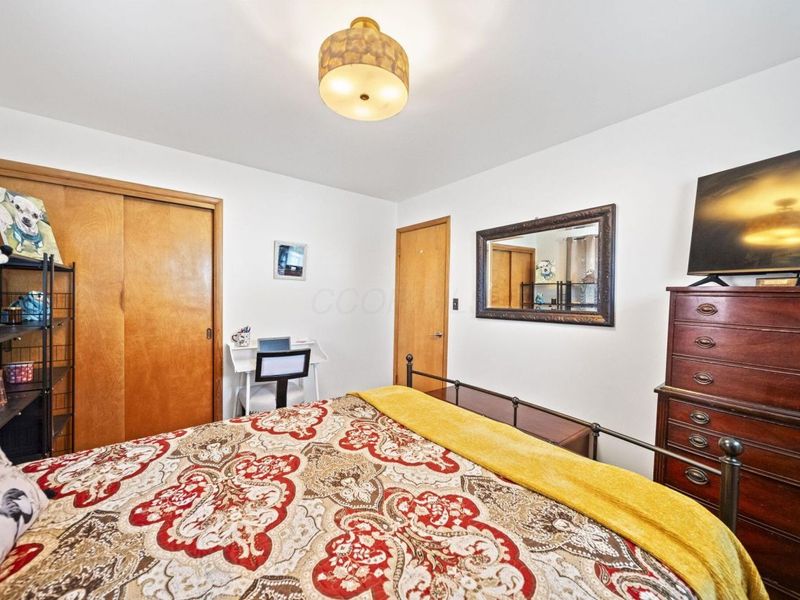 2431 White Road, Grove City, OH 43123 Photo 32