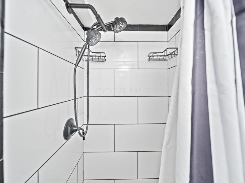 2431 White Road, Grove City, OH 43123 Photo 48