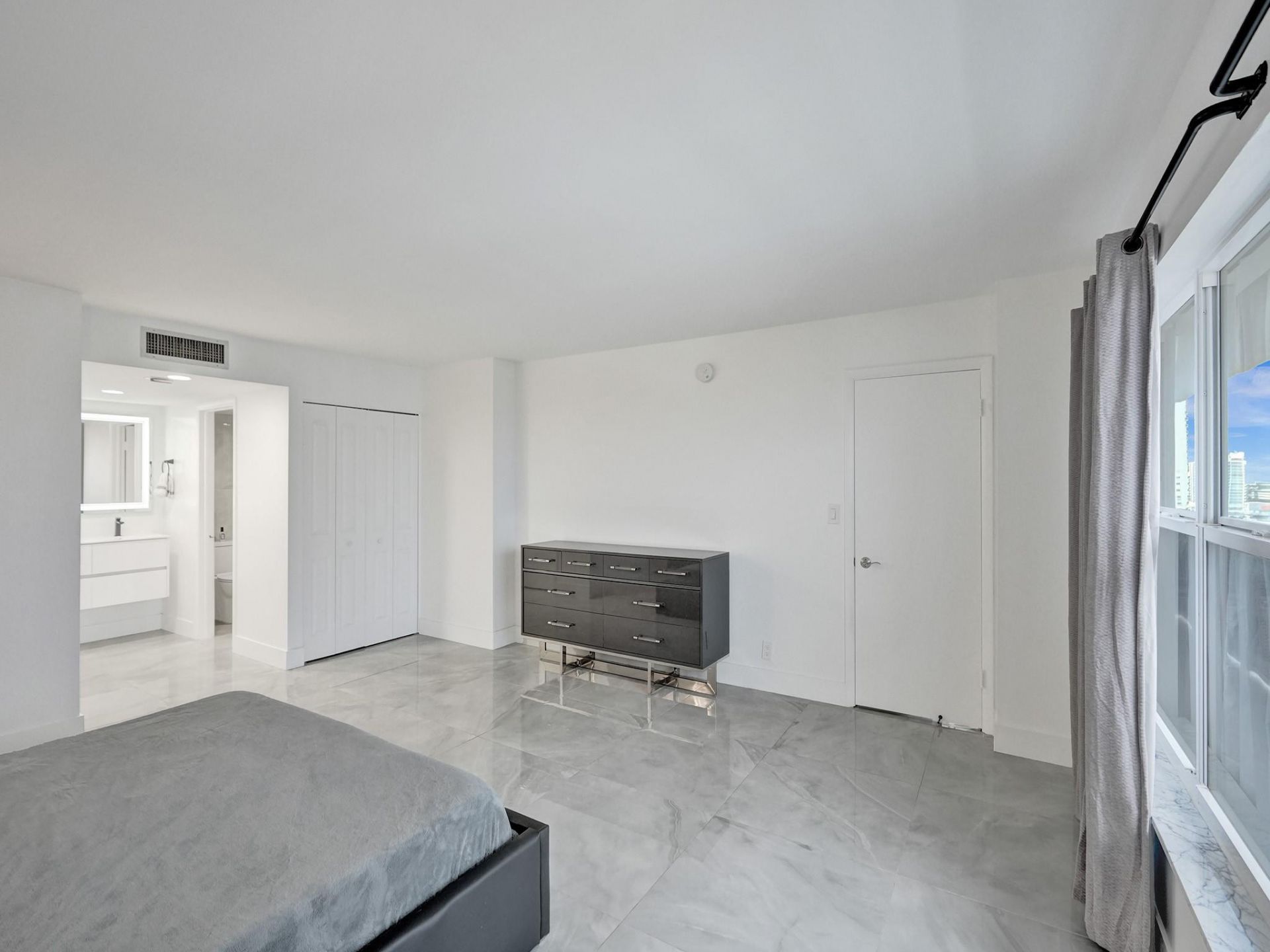 3500 Galt Ocean Drive, Unit 1109, Fort Lauderdale, FL 33308 Photo