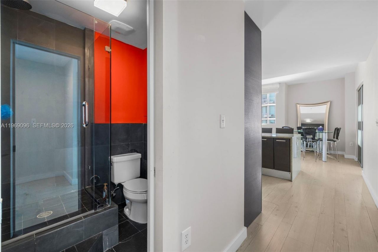 900 Biscayne Blvd , Unit 2401, Miami, FL 33132 Photo