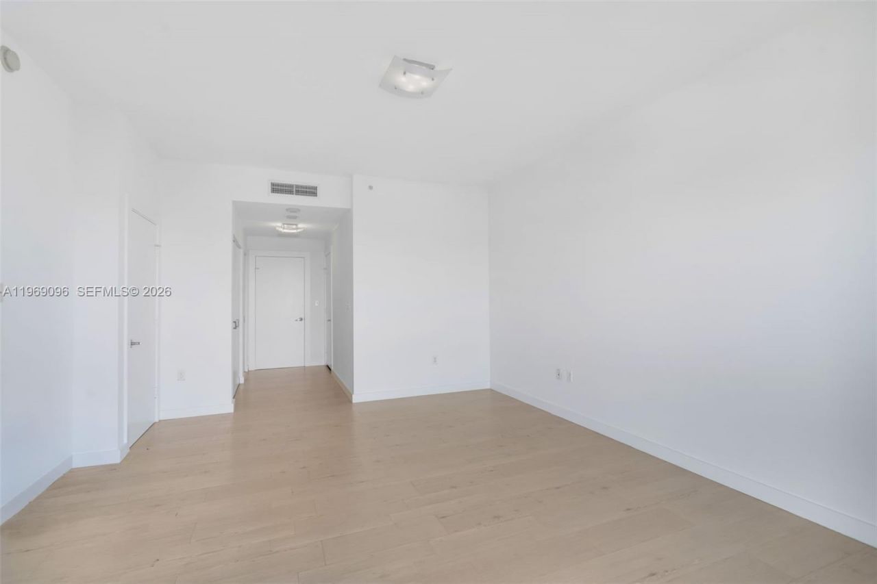 900 Biscayne Blvd, Unit 2401, Miami, FL 33132 Photo