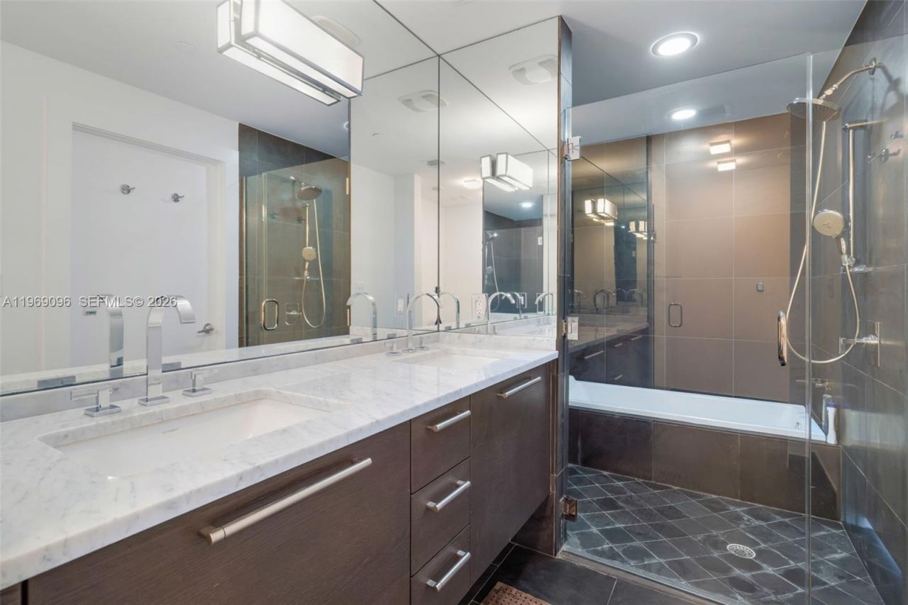 900 Biscayne Blvd, Unit 2401, Miami, FL 33132 Photo