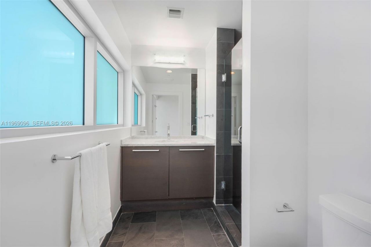 900 Biscayne Blvd, Unit 2401, Miami, FL 33132 Photo