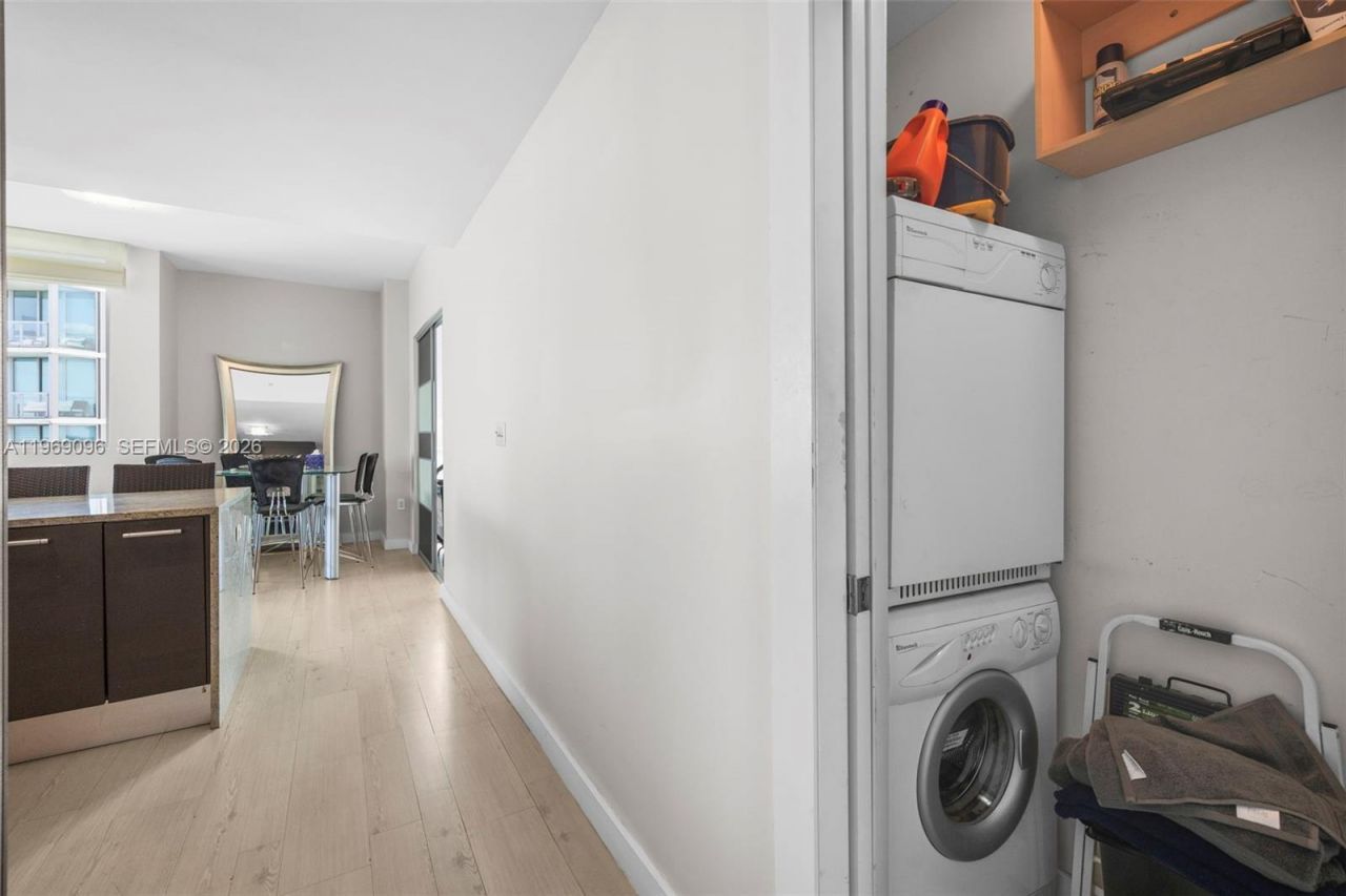 900 Biscayne Blvd , Unit 2401, Miami, FL 33132 Photo