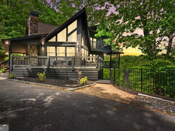 305 Skybound Road, Blue Ridge, GA 30513
