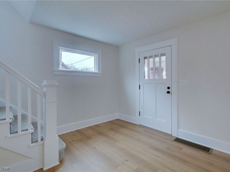 152 E Mill Street, Alliance, OH 44601 Photo 7