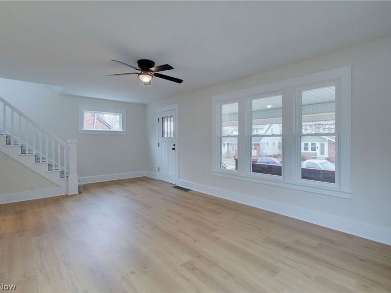 152 E Mill Street, Alliance, OH 44601 Photo 8