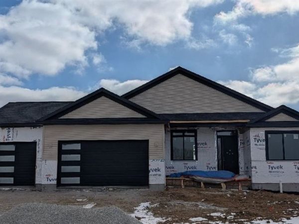 3072 Ridgeview Cir, Coralville, IA 52241