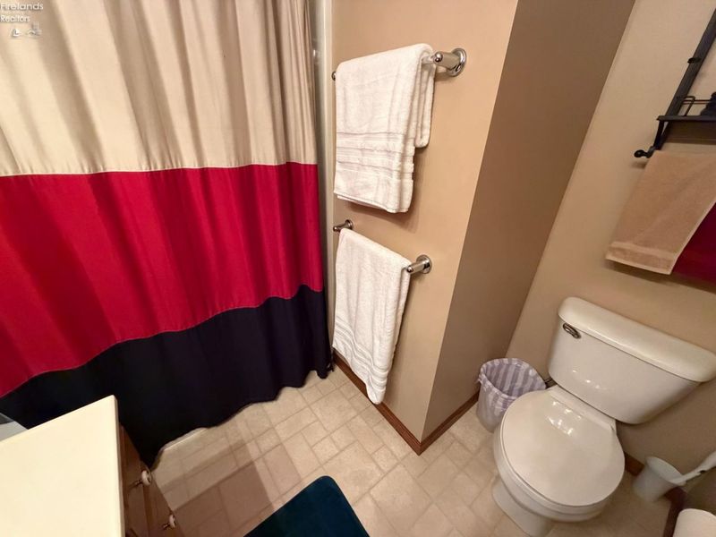 720 Tracht Meadows Drive, Huron, OH 44839 Photo 17