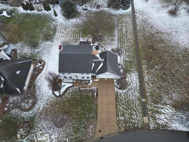 720 Tracht Meadows Drive, Huron, OH 44839 Photo 2