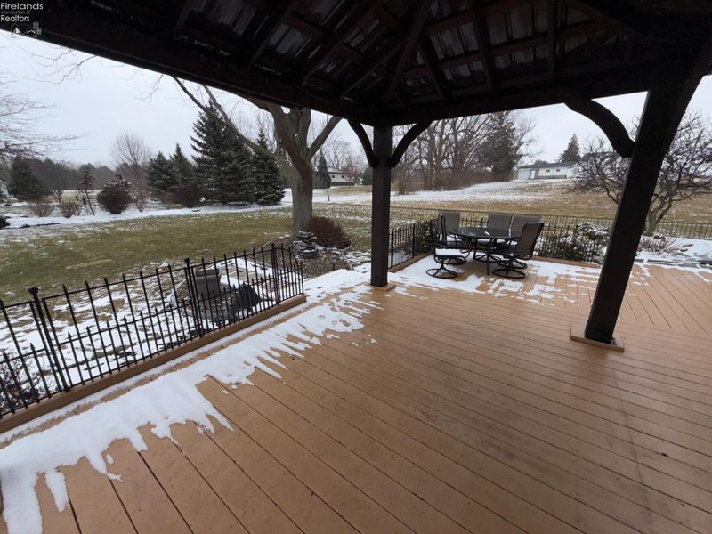 720 Tracht Meadows Drive, Huron, OH 44839 Photo 3