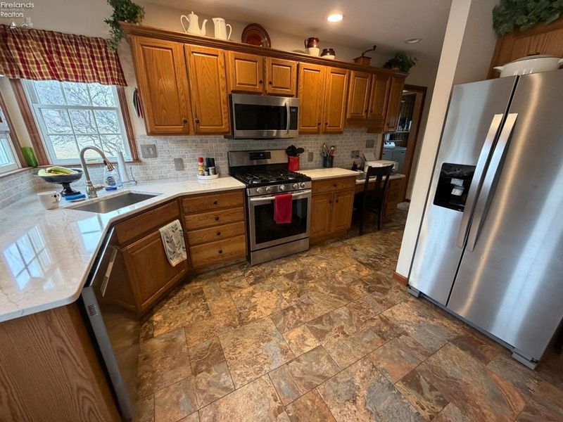 720 Tracht Meadows Drive, Huron, OH 44839 Photo 7