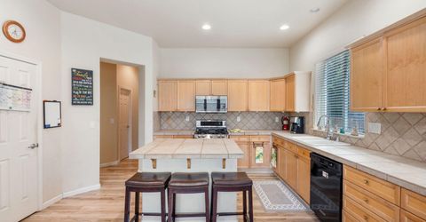 7337 Phoenix Drive, Sparks, NV 89436 Photo
