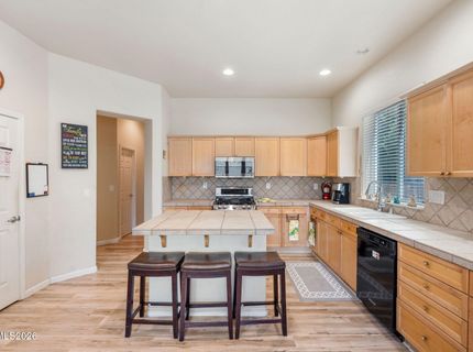 7337 Phoenix Drive, Sparks, NV 89436 Photo