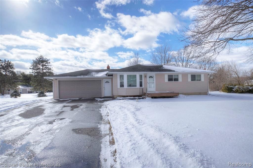 9555 Andersonville Road, Springfield Township, MI 48346 Main Photo