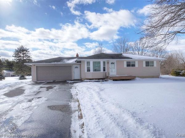 9555 Andersonville Road, Springfield Twp, MI 48346