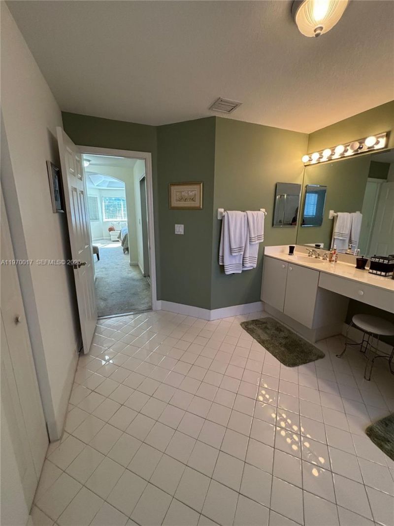 7035 NW 116th Ct, Doral, FL 33178 Photo