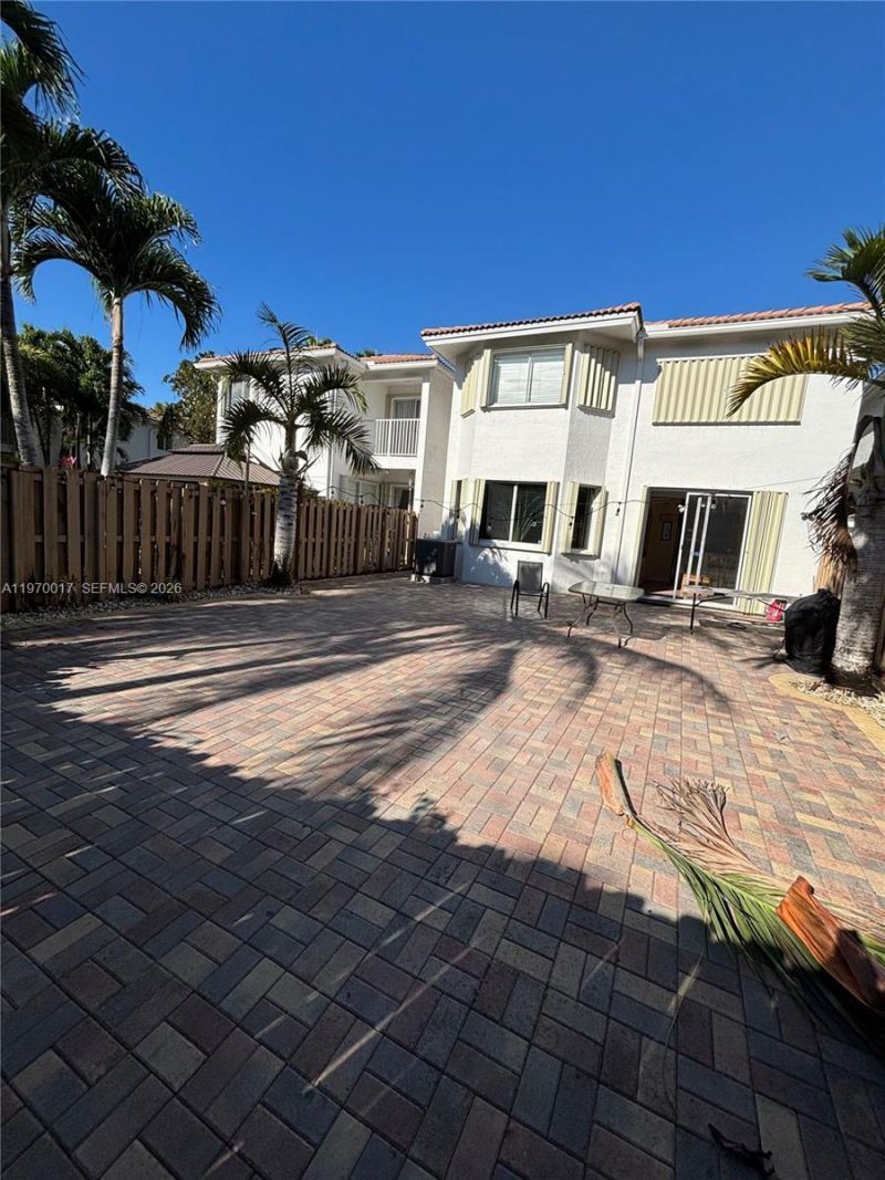 7035 NW 116th Ct, Doral, FL 33178 Photo