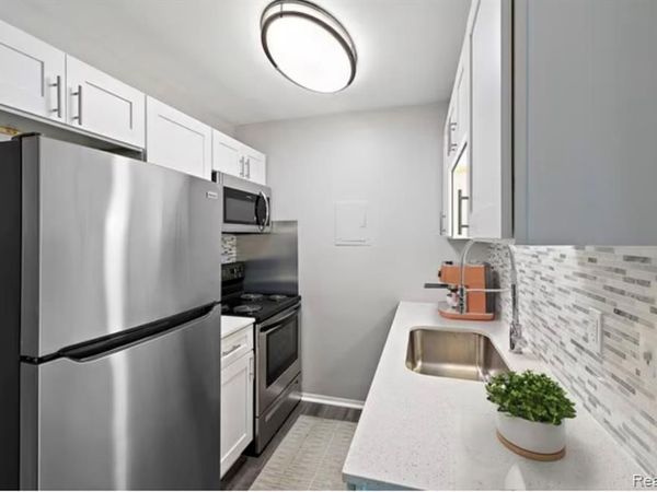 48200 W Pontiac Trail, Wixom, MI 48393