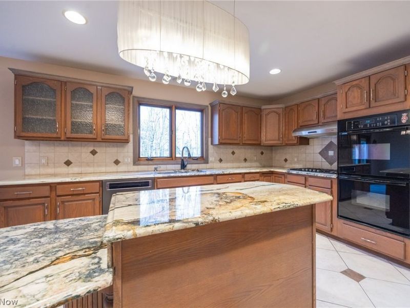 6766 Wilson Mills Road, Mayfield Village, OH 44040 Photo 13