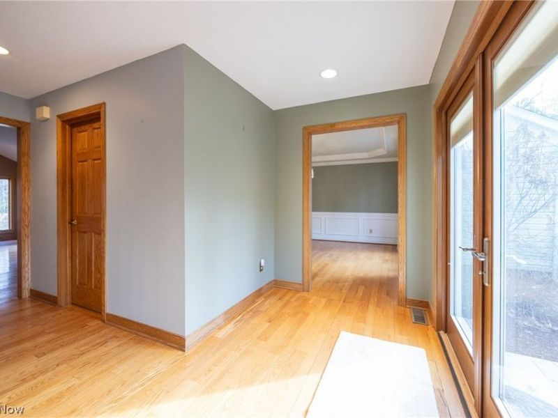 6766 Wilson Mills Road, Mayfield Village, OH 44040 Photo 28