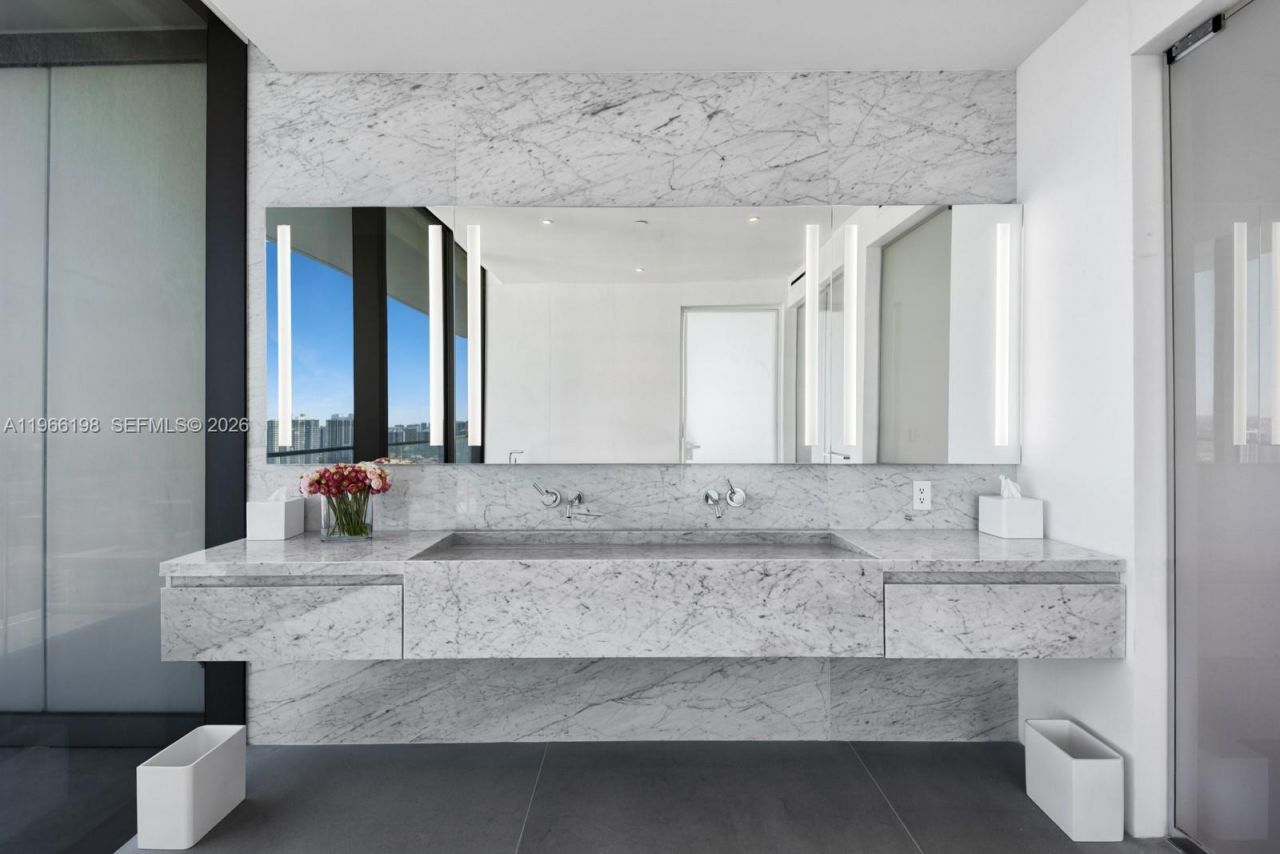 2000 S Ocean Dr, Unit 25B, Hallandale Beach, FL 33009 Photo