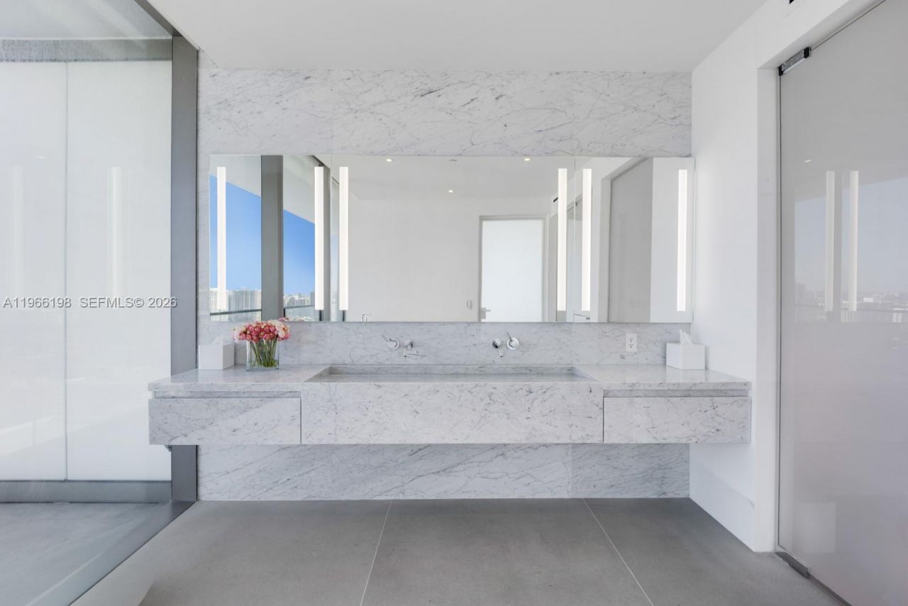 2000 S Ocean Dr, Unit 25B, Hallandale Beach, FL 33009 Photo