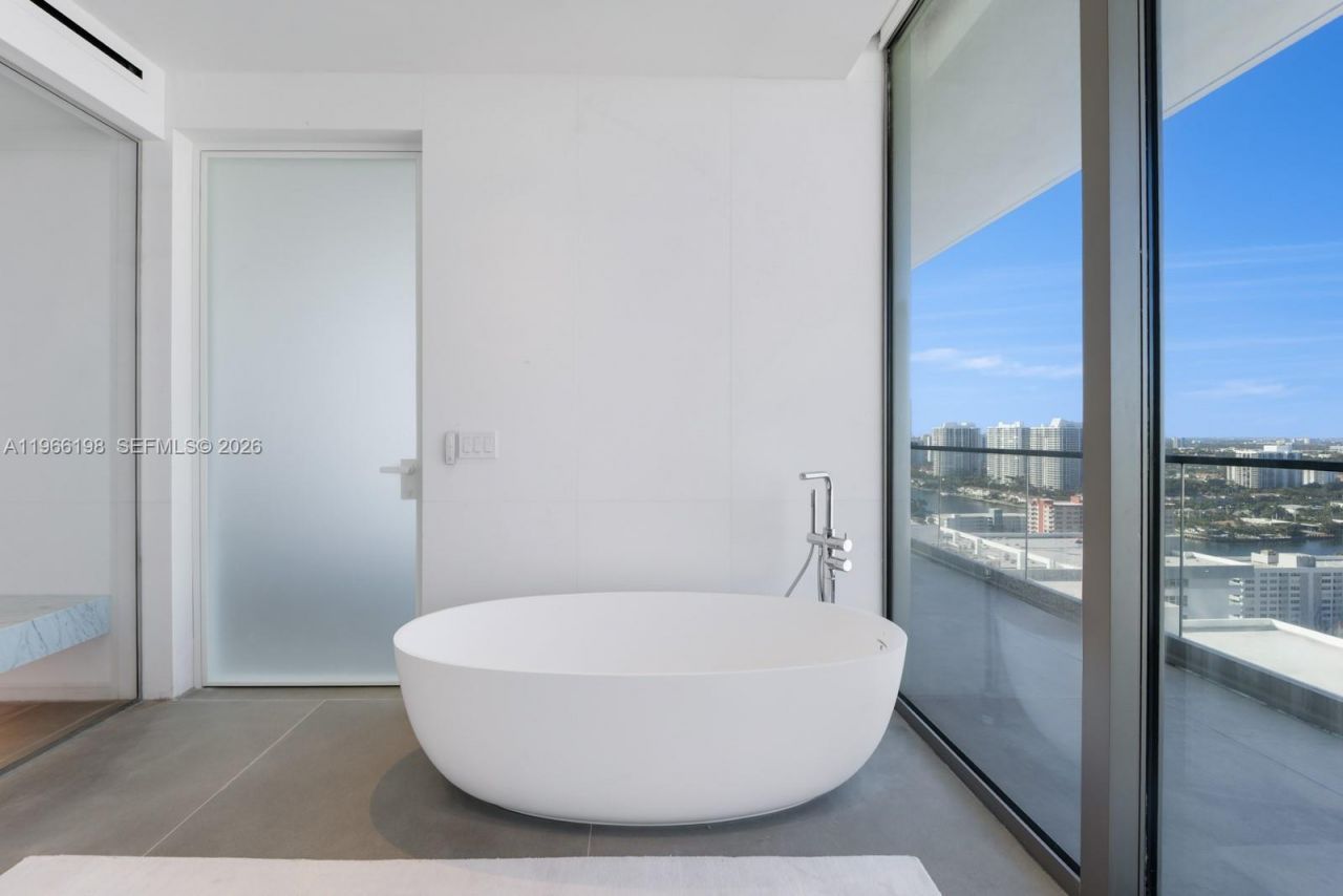 2000 S Ocean Dr, Unit 25B, Hallandale Beach, FL 33009 Photo