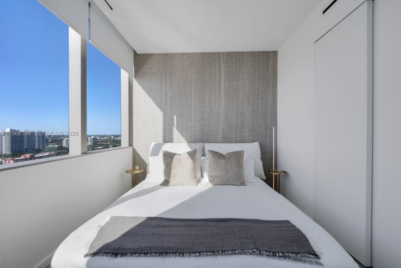 2000 S Ocean Dr, Unit 25B, Hallandale Beach, FL 33009 Photo