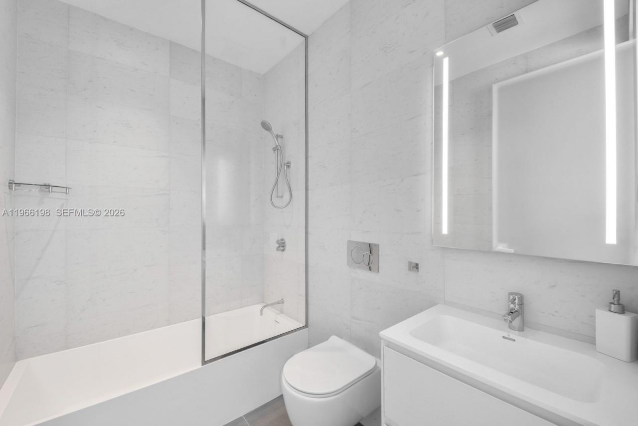 2000 S Ocean Dr, Unit 25B, Hallandale Beach, FL 33009 Photo