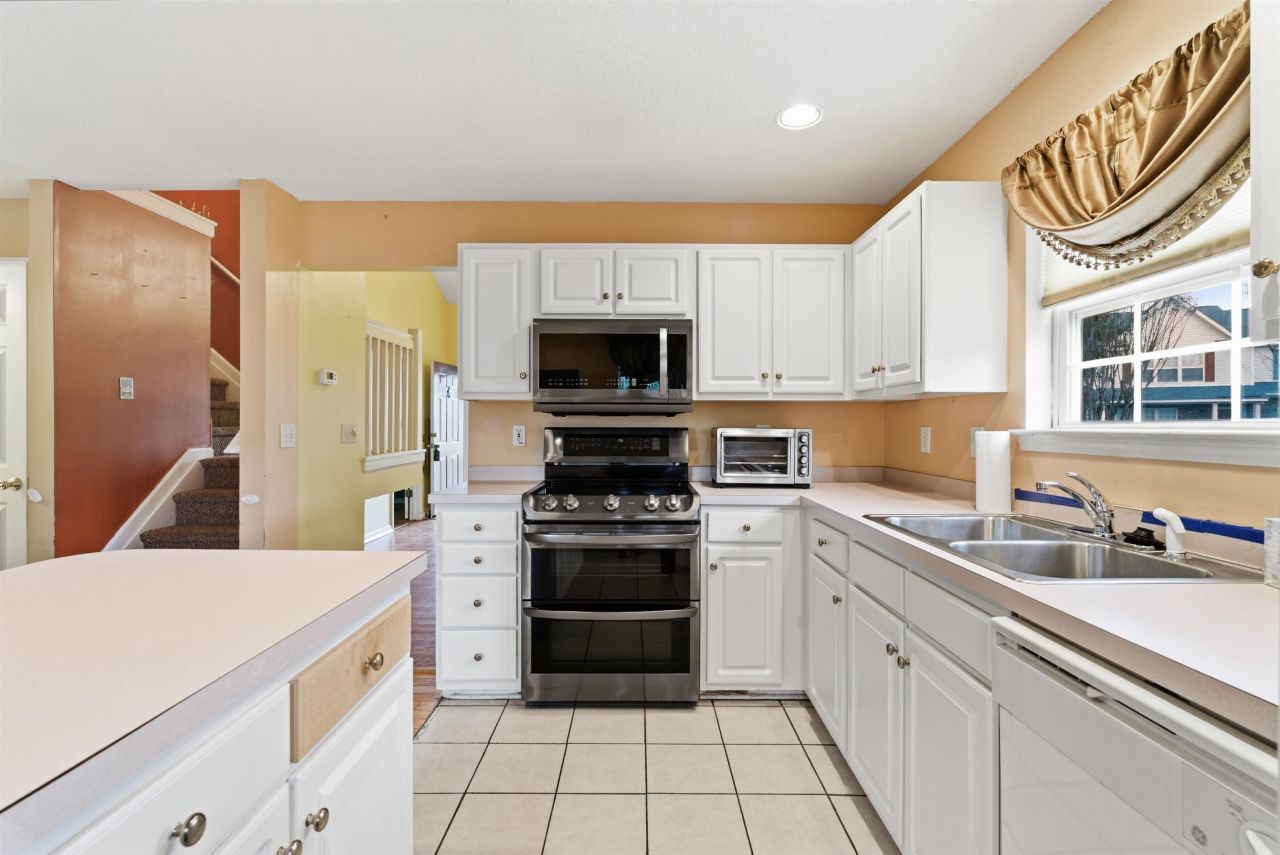 772 Wilshire Ln.  Photo 10